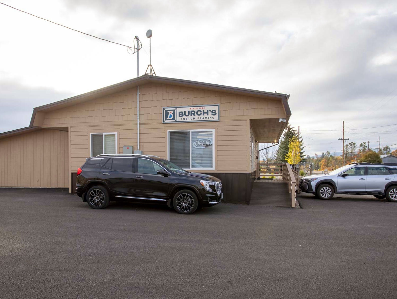 Photo and view of Burchs Custom Frame Shop exterior from Hwy 2 in Kalispell MT